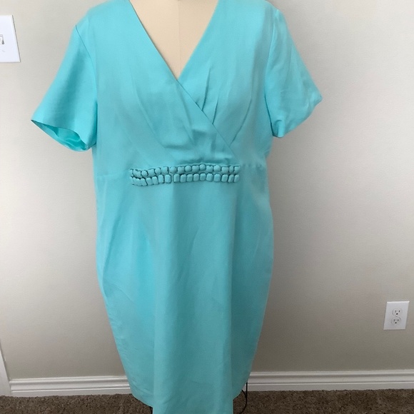 V neck dress